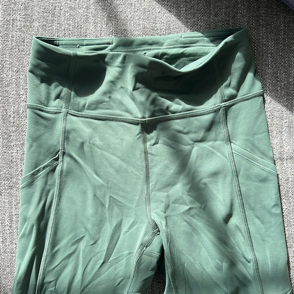 Lululemon invigorate leggings size 4